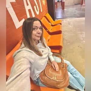 Meet your Posher, Alicia